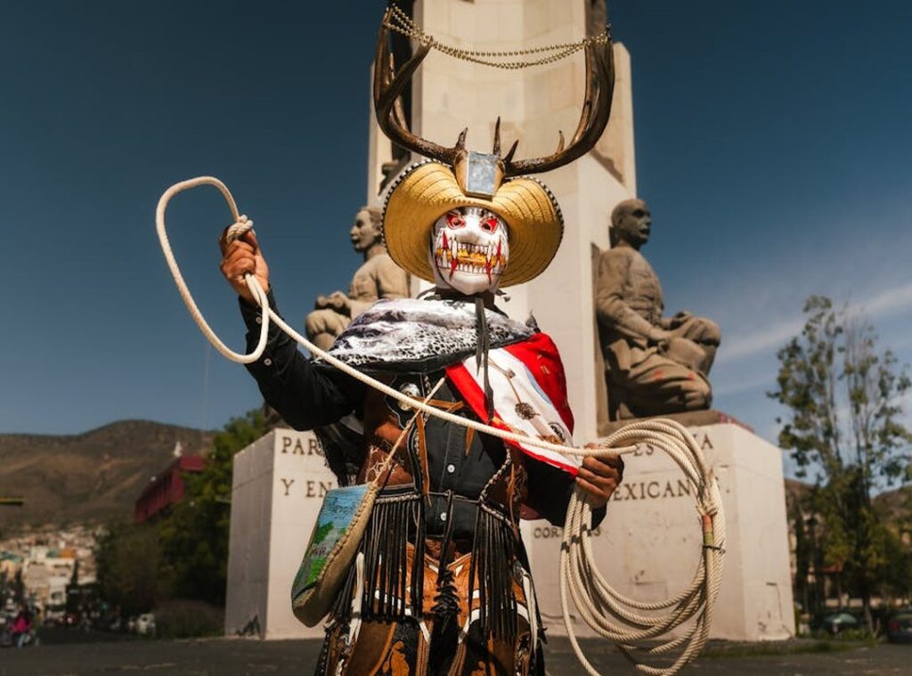 How Old Is Sandiro Qazalcat